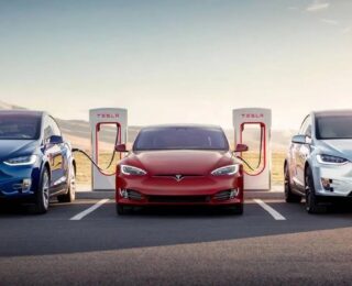 Tesla, elektrikli arabalar için performans hilelerini engelledi!