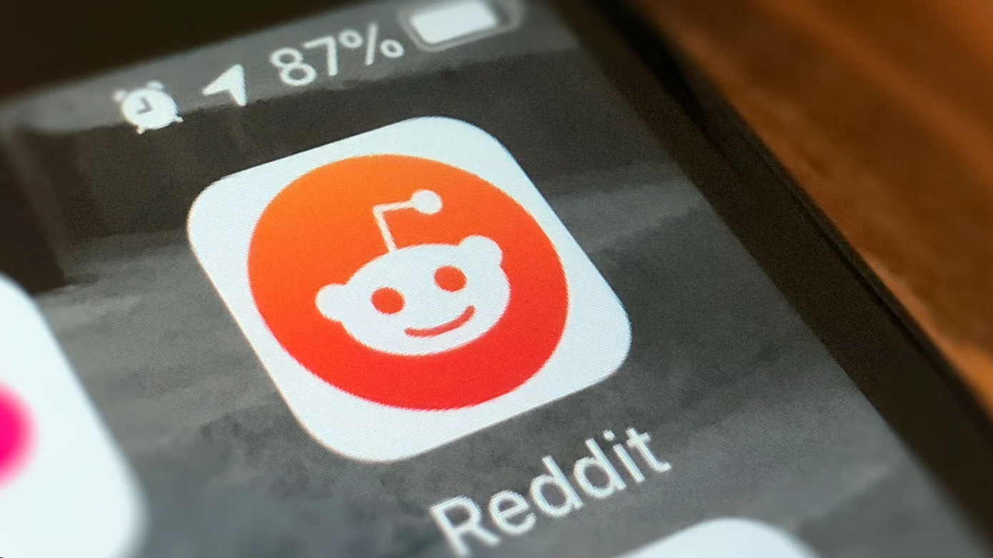 Mobil cihazlardaki Reddit kullanıcıları artık gönderileri diğer dillere çevirebiliyor