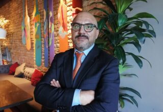 YAPAY ZEKÂ DİREKSİYONDA NAKLİYEDE AKILLI DÖNÜŞÜM