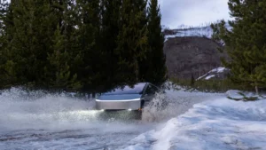 Cybertruck’ı Göle Sürerek “Wade Mode” Test Eden Sürücü Gözaltına Alındı